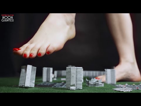 NOON Giantess - And the World She'll Turn it Inside Out
