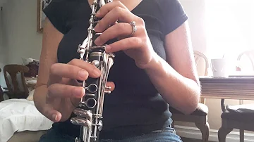 Clarinet 2 octave F major scale