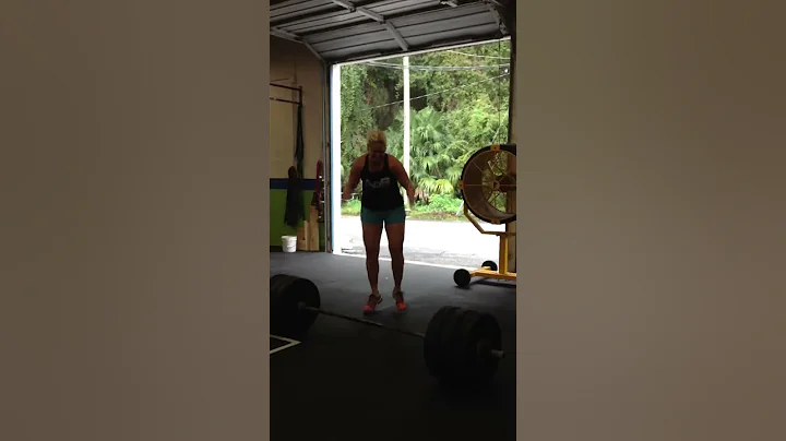 Tracey Sexton's 300lb Deadlift