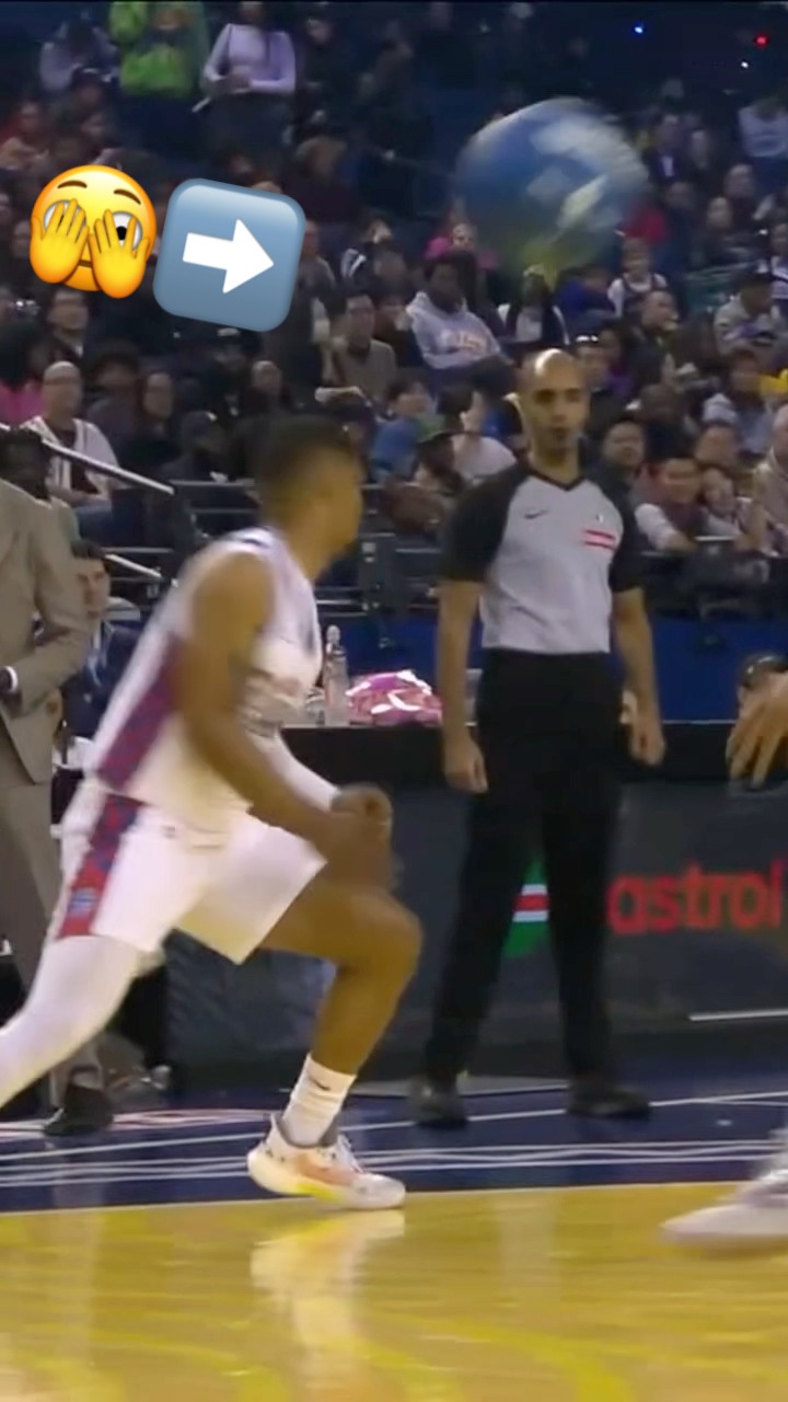 Rome Flynn drops a no-look dime ?