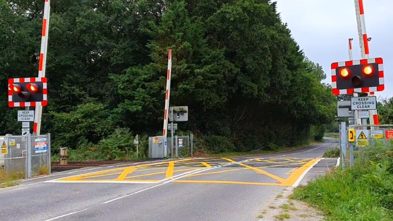 Holme Level Crossing Dorset Youtube Holme Level Crossing Dorset Youtube