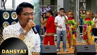 Tarian Host Mengiringi Lagu Ihsan Tarore [DahSyat] [9 September 2016]