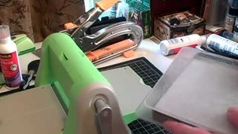 Tim Holtz Tag die and the Cuttlebug