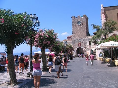 one-of-the-best-honeymoon-destination-in-italy,-silicy