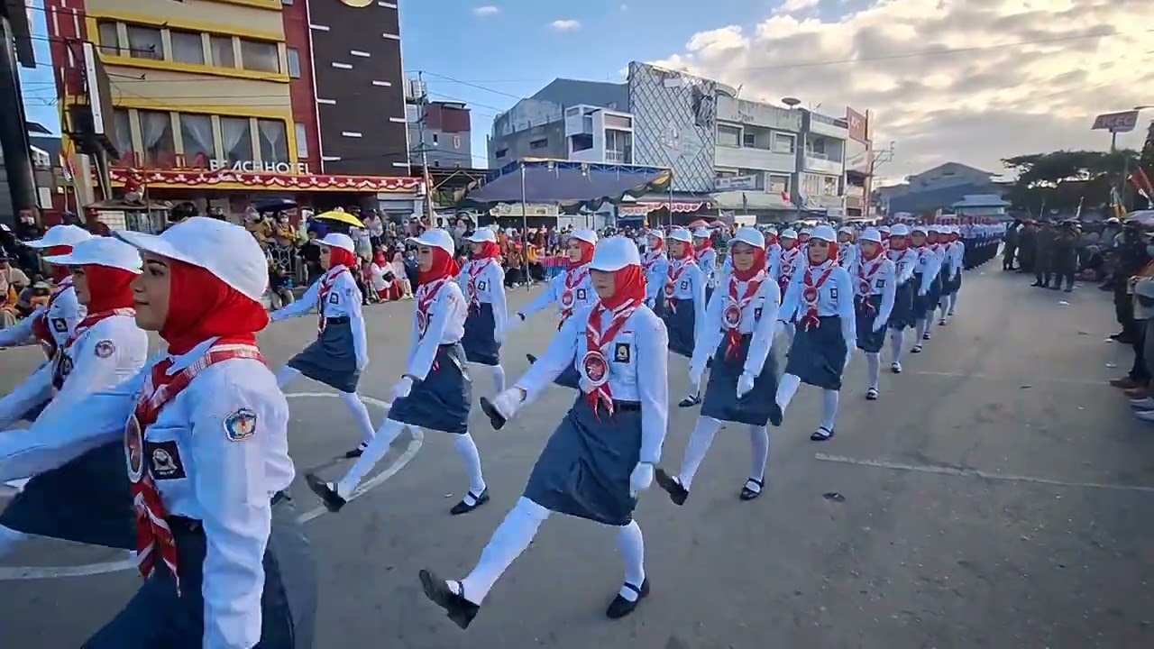 Gerakannya tetap Rapi Barisan SMA Negeri 1 Baubau‼️Lomba Gerak Jalan HUT RI Ke-78 Kota Baubau