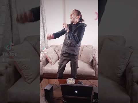 كل يوم بيفوت ويمشي احمد سعد