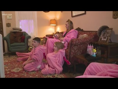 Texas family spends night in Cleveland's 'A Christmas Story' home