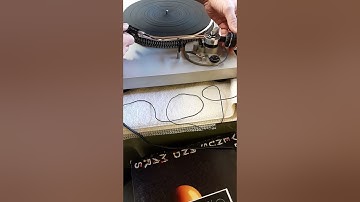 Technics Turntable counterweight / arm adjustment. (SL-D3, in this case)