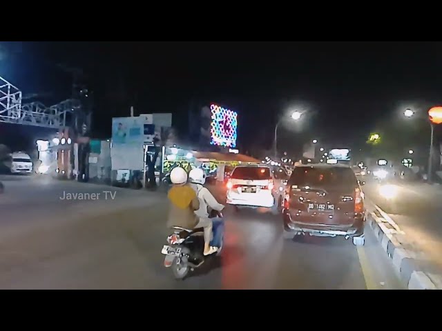 Lagu Makassar Enak Didengar Saat Perjalanan Malam class=