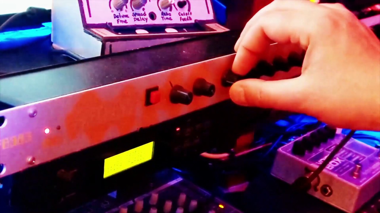 e-bit & Simon Surround - Hear my words (snippet) - Freebass FB383 Demo - Analog Bass Performance