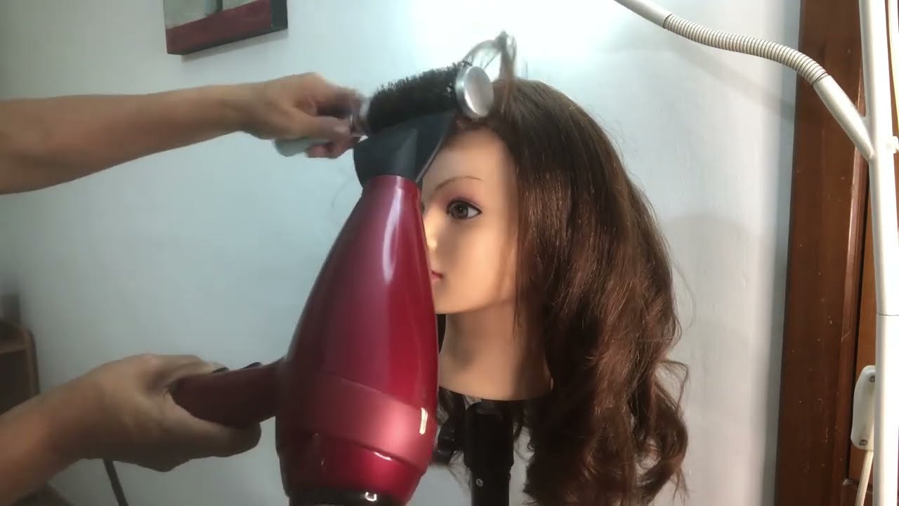 CEPILLADO CABELLO largo con las puntas onduladas paso a paso, después de haber lavado el pelo