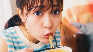 滝汗MAXな内山愛が全力で辛ラーメンをすする！辛ラーメン激辛CM
