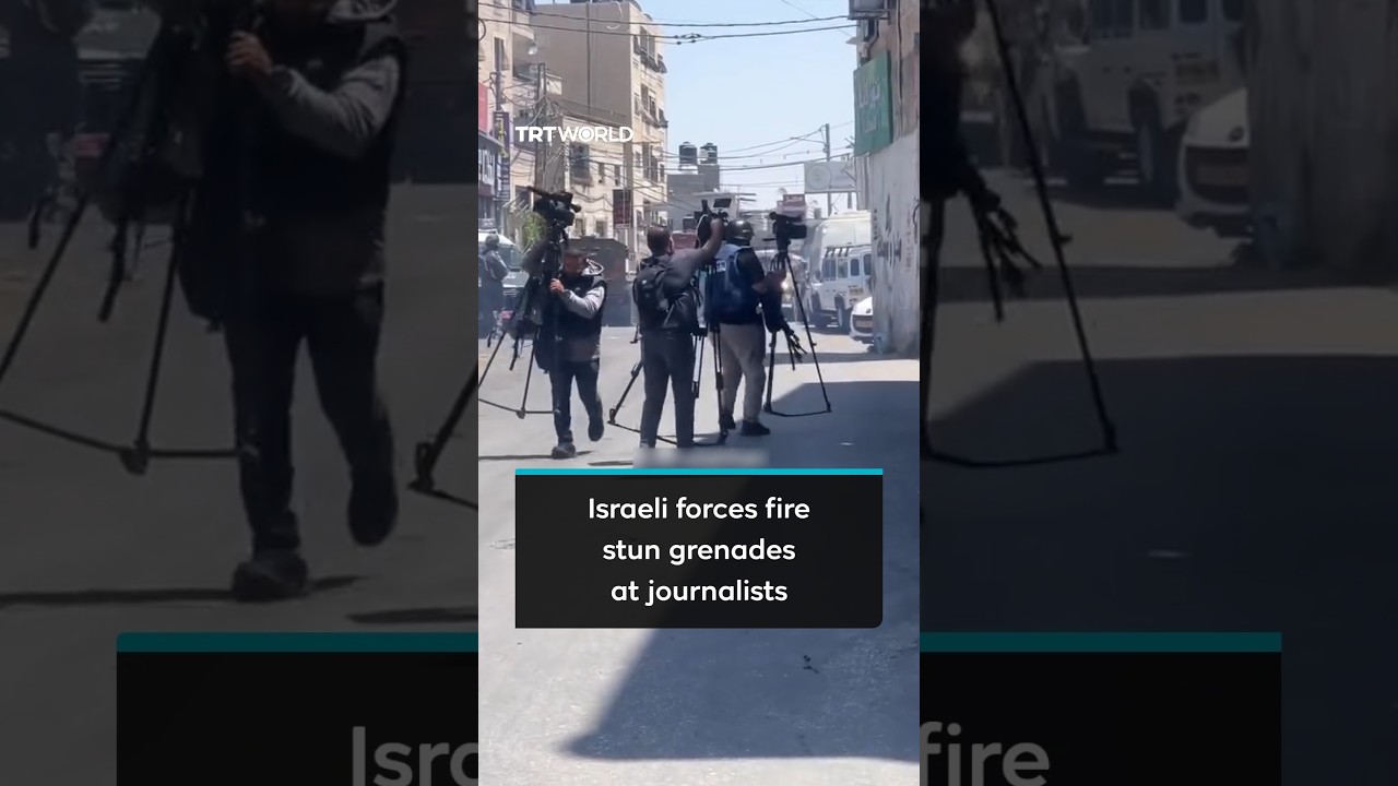 Israeli forces fire stun grenades at journalists while raiding Qalandiya refugee camp