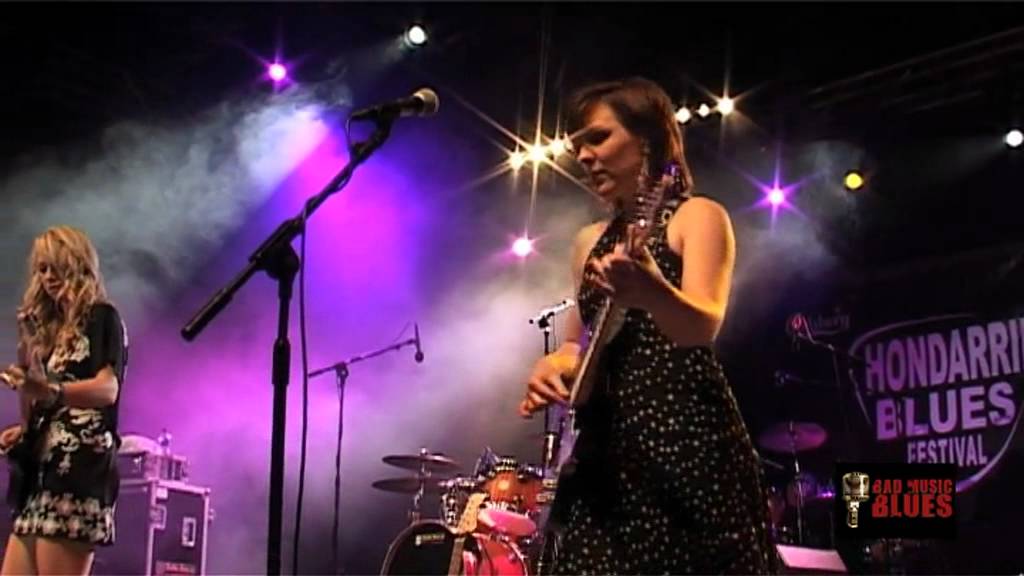 Girls With Guitars - Leaving Chicago