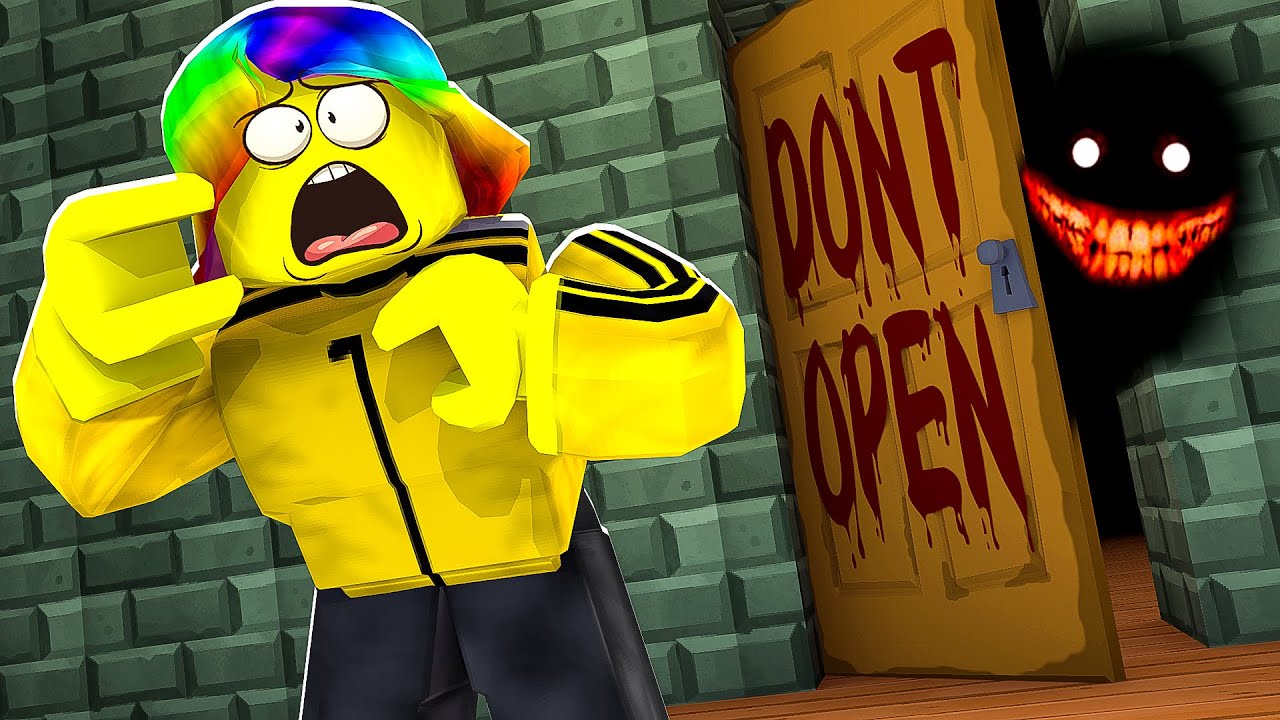 I Opened This Door And Almost Peed My Pants Roblox Youtube