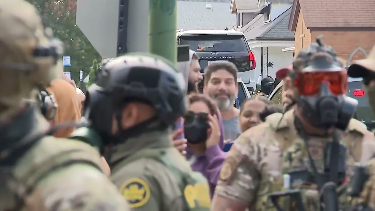 ICE activity in a Chicago neighborhood