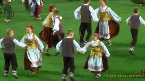 Lietuvos šimtmečio dainų šventė.