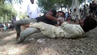 Samar Vs Zahid Jutt Vini Muqabla In Sukheke Arm Wrestling Pakistan Punjab Buttg Tv 03014240476