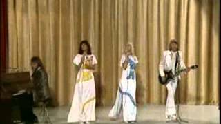 ABBA PERFORMING I DO 85 S.O.S WATERLOO AT HEI SVEIS IN NORWAY 1975