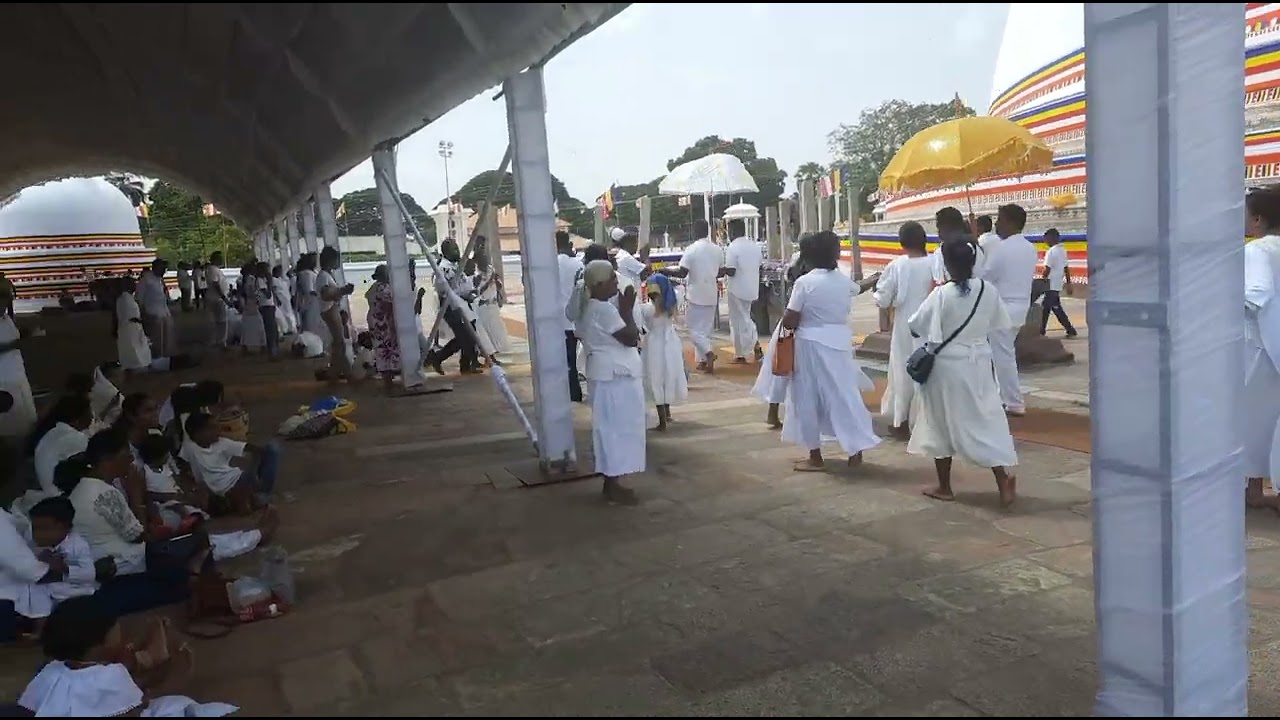 Beautiful Procession at Ruwanweli Maha Seya, Anuradhapura, Sri Lanka - රුවන්වැලි මහා සෑය, අනුරාධපුරය