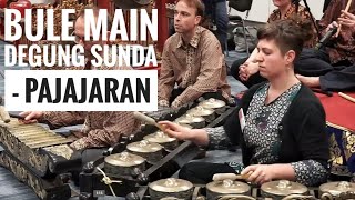 Download lagu Simon Cook Dkk Main Degung Sunda Pajajaran Cantrik | Bule Cinta Budaya Sunda | B mp3