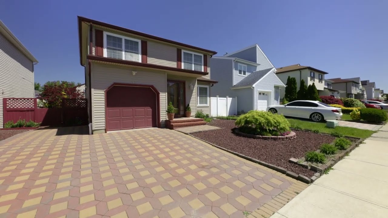 17 Tanbark Dr Parlin, NJ - NEW LISTING