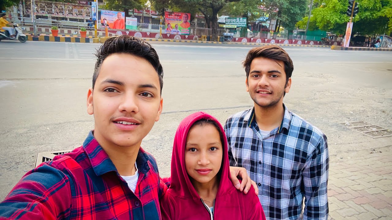 Aaj Gaye Market Apni Choti Behen Ko Ghumane 😍😂 - YouTube