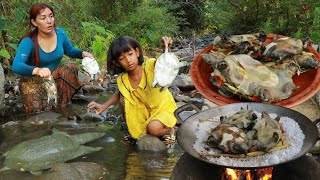 Mother with daughter catch 3 turtle by waterfall- Bound turtle recipe with salt for dinner