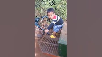 Đẳng cấp cậu bé lái xe công nông xe máy cày kéo #shorts #côngnông #xemaycay