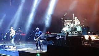 Weezer - Holiday 24/09/2019 @ Movistar Arena