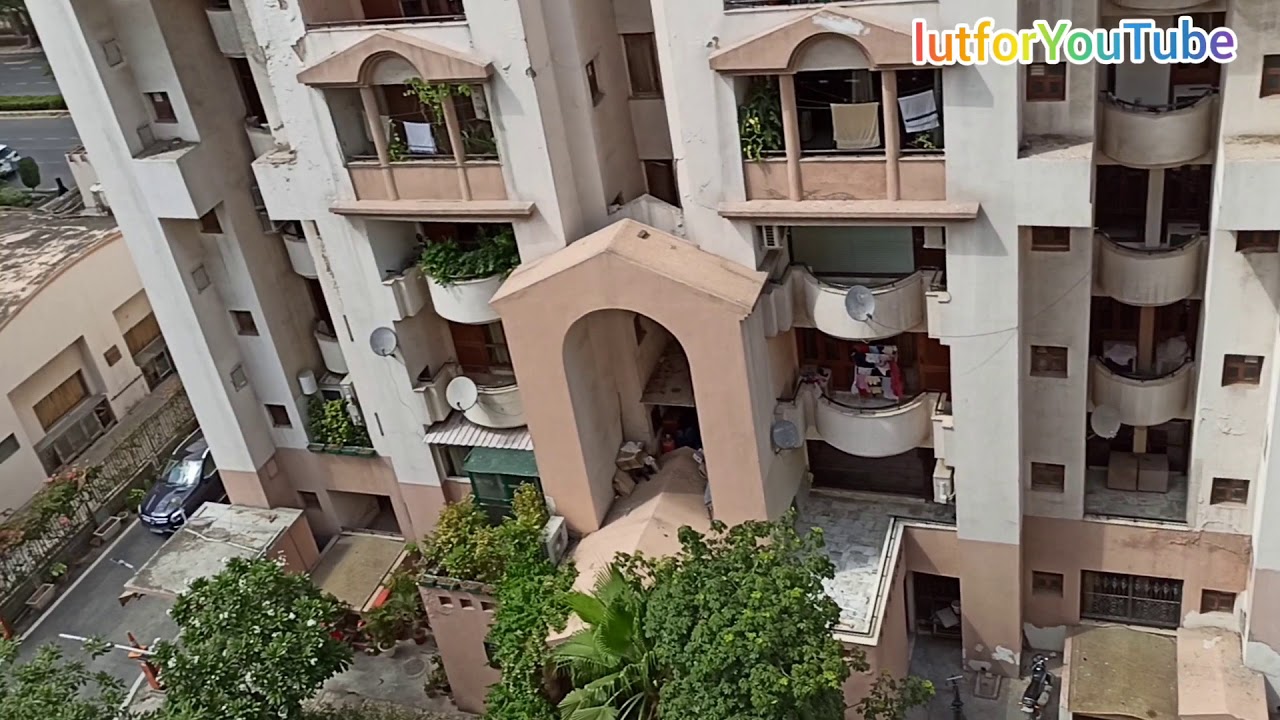 Sale lagoon apartment Ambience Mall gurugram Haryana mobilenumber