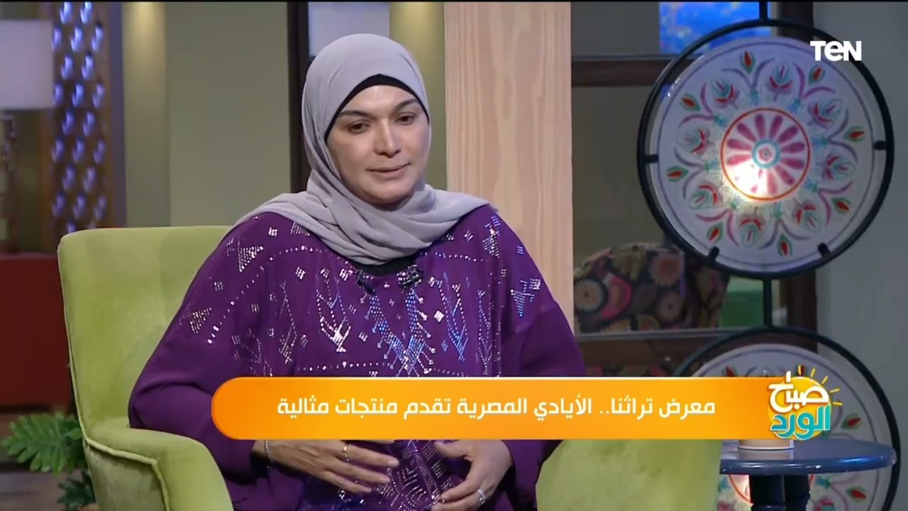 تطريز مشغولات يدوية بخيوط فضة.. كيف أعادت شيماء الروح لتراث 