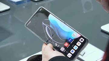 ZTE enters flip phone market and shows off AI 3D tablet for a new streaming experience