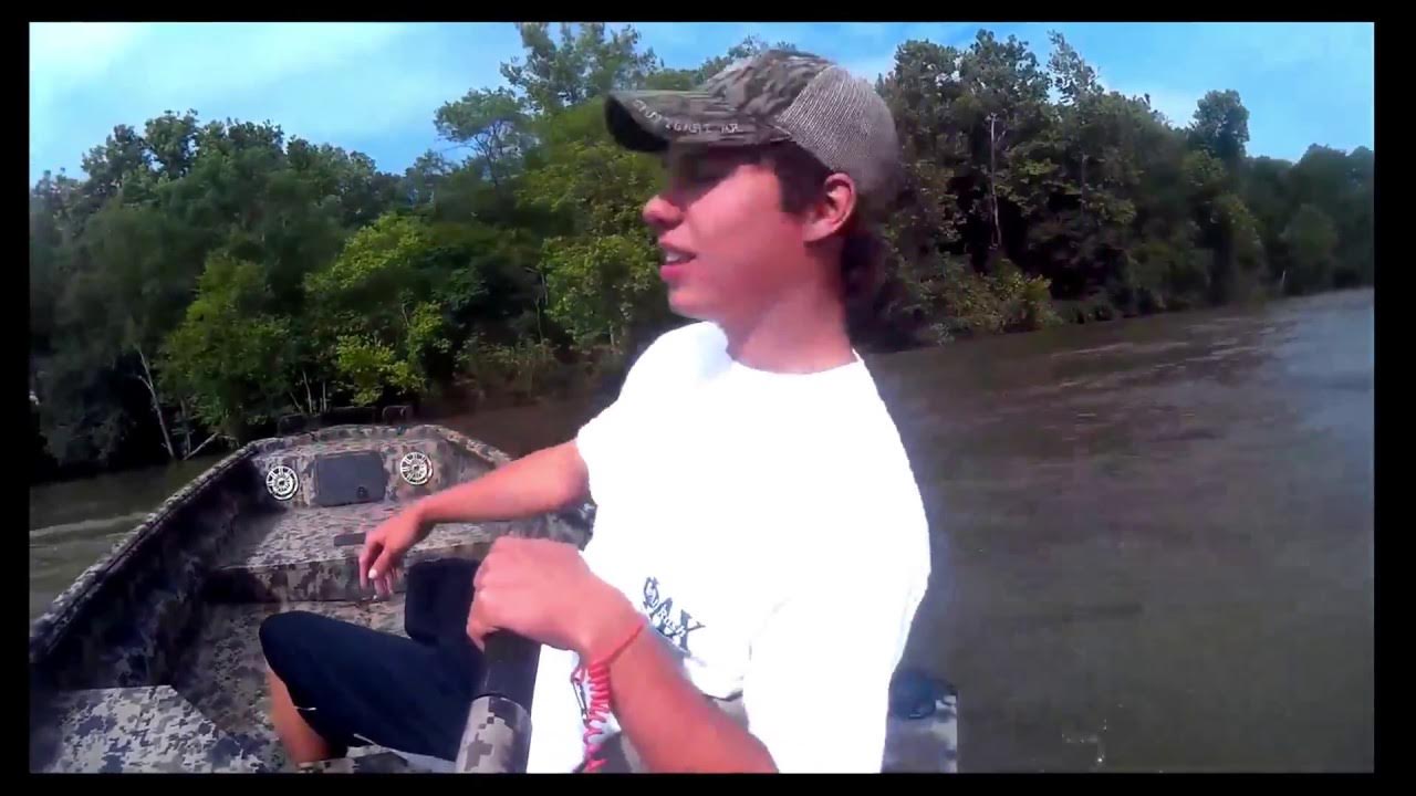 Tohatsu Mega 25 playin around with friends on Ouachita River at 26ft