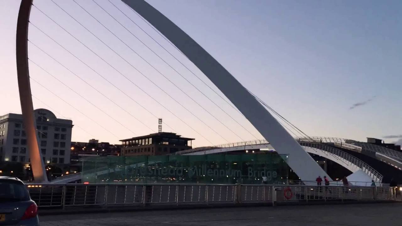 Millennium Bridge Tilting - Intu Newcastle
