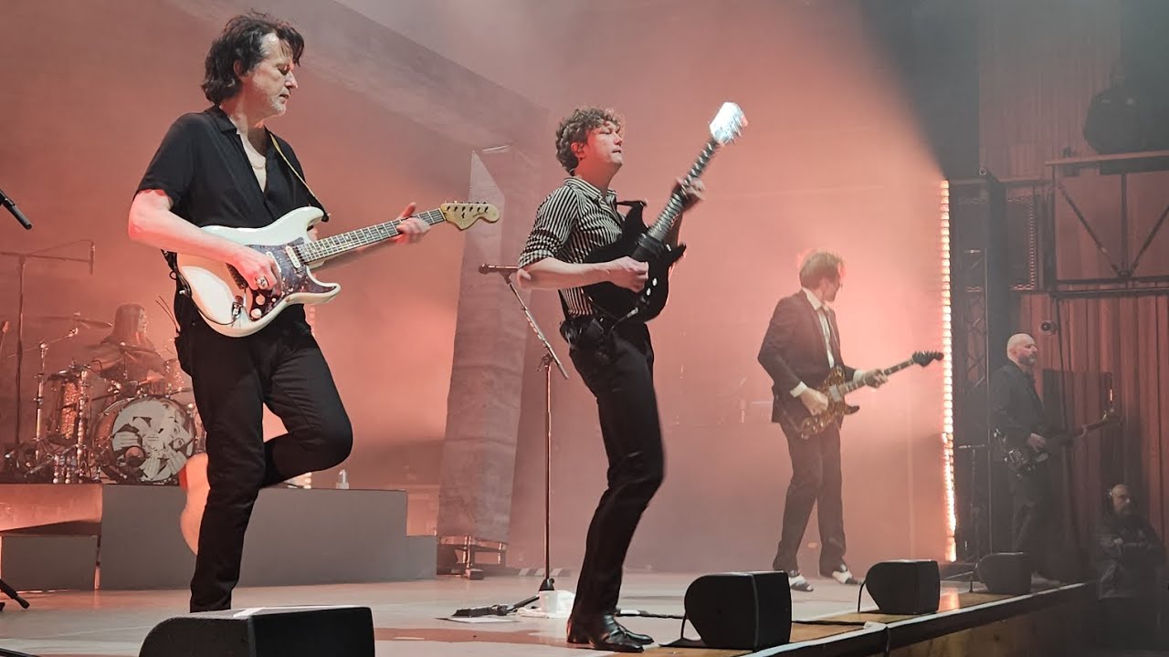 Franz Ferdinand - Take Me Out | Live - Bristol, 3/26