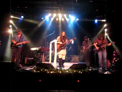 Alyssa Bonagura - The Rutledge - Let Love and Let Go