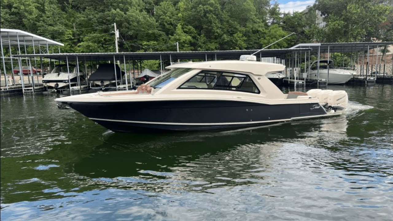 Super Nice 2022 Scout 350 LXZ Available at MarineMax LakeOzark
