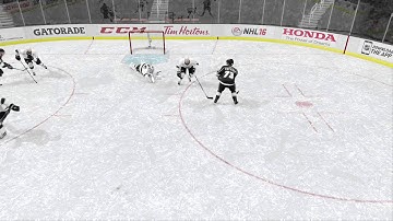 NHL® 16 - Jonathan Quick Plays Frogger During Practice