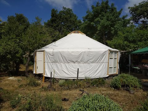 Costruzione di una yurta di 9 metri di diametro/50Mq. sull&rsquo;Etna