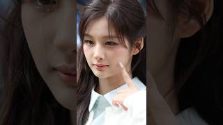 꽃주얼 여기 있어 #설윤