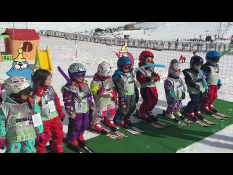 Vidéo: Comment Apprendre à Un Enfant à Skier