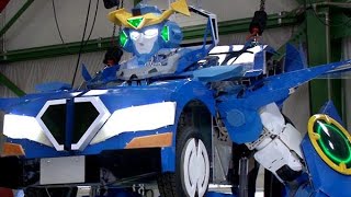 トランスフォーマーが現実に　巨大ロボ機動