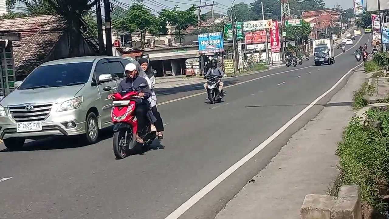 Detik-detik bus ‼️ yalip truk hampir gelindas motor 