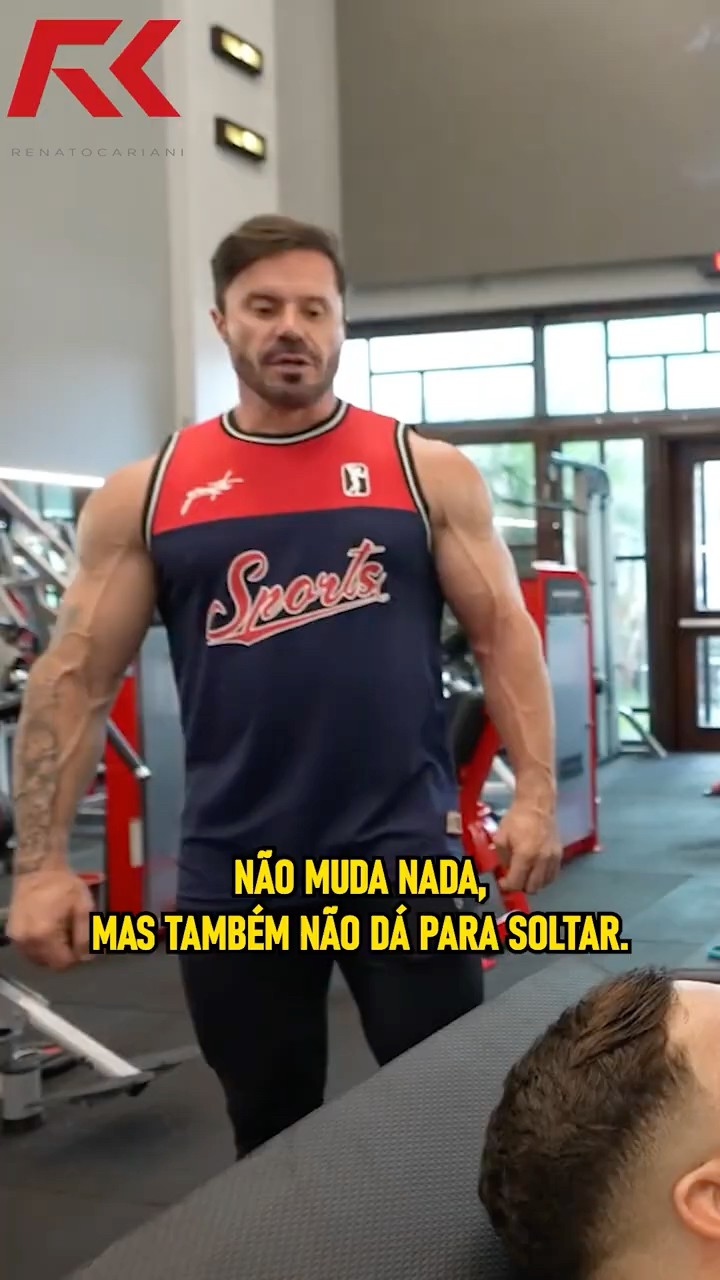 CARIANI FALA SOBRE REFRIGERANTE X ÁGUA COM GÁS NA DIETA! #renatocariani #dieta #nutrição #caloria
