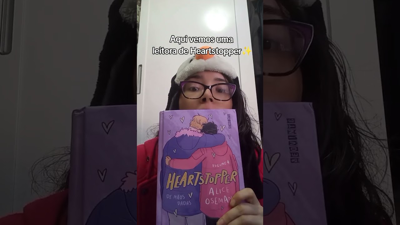 Aqui vemos uma leitora de Heartstopper 