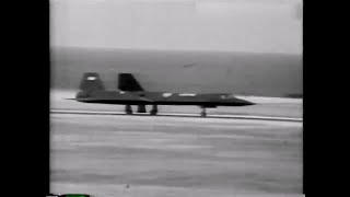 SR-71 이륙 장면 - Footage of SR-71 takeoff (1977)