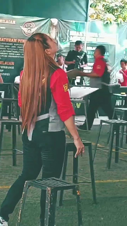 Juri Cantik Di Lomba Burung Berkicau !! #lombaburungmurai