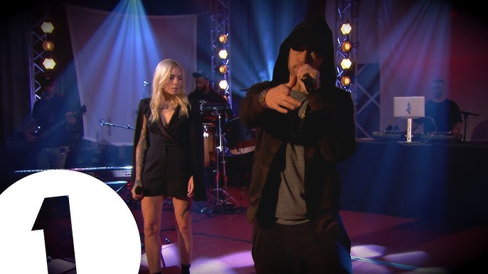 Eminem - Won't Back Down ft Skylar Grey on Radio 1 - YouTube
