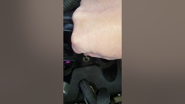 VW Golf 1.6tdi Snapped Injector bolt removal.